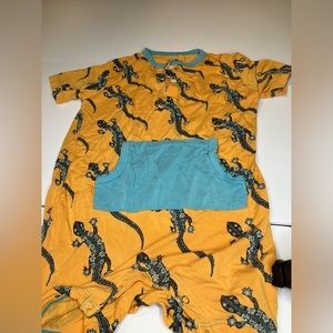 Kickee Pants Lizard Pattern Boys Romper size 2T PLAY CONDITION